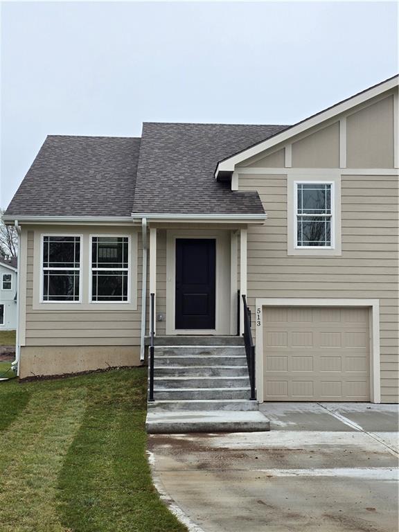 513 W Smith Street - Photo 1