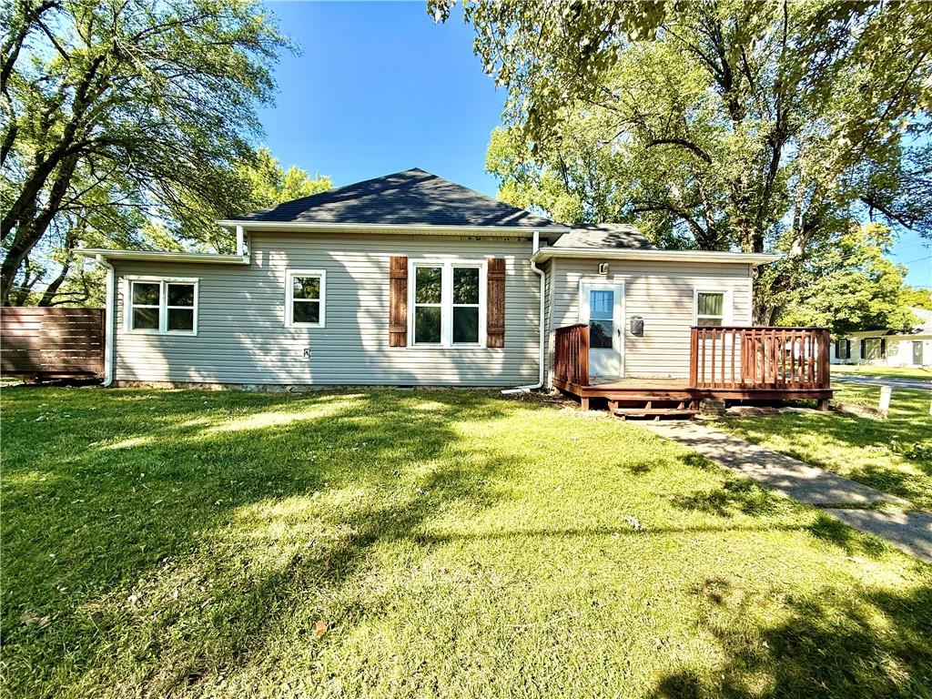 401 W 11th Street - Photo 1