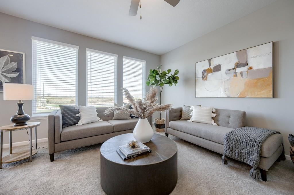 413 SW Mulberry Court - Photo 1