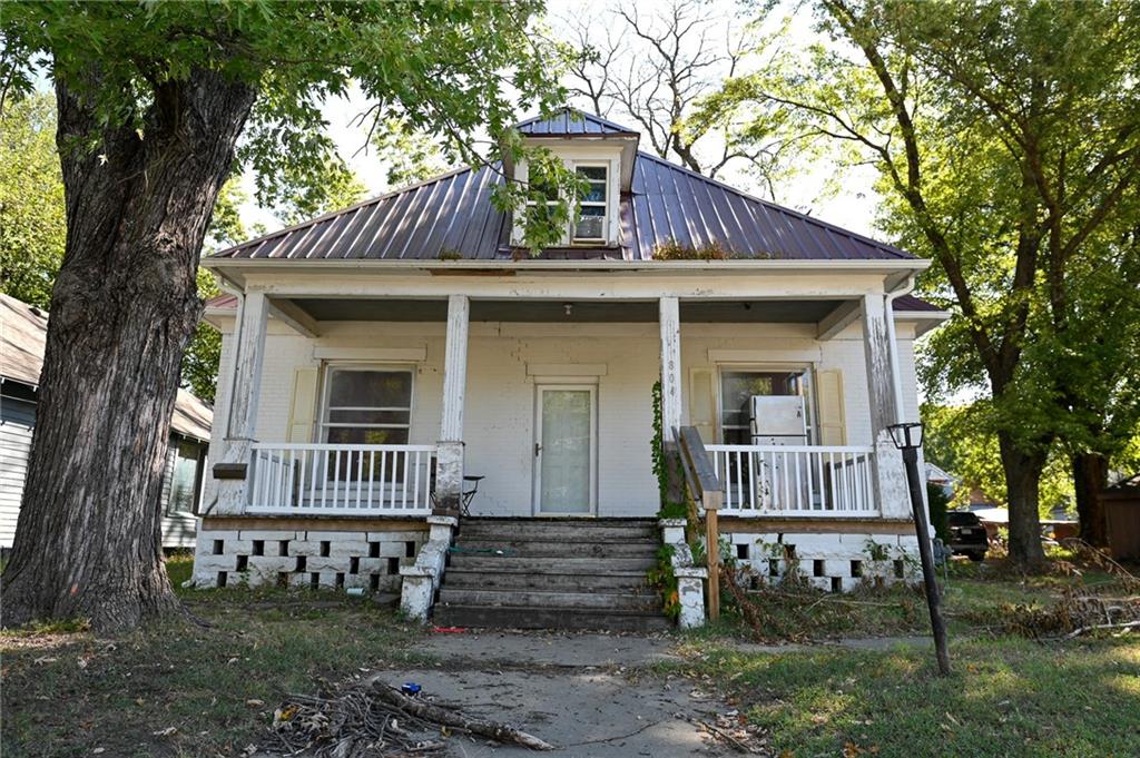 804 N Main Street - Photo 1