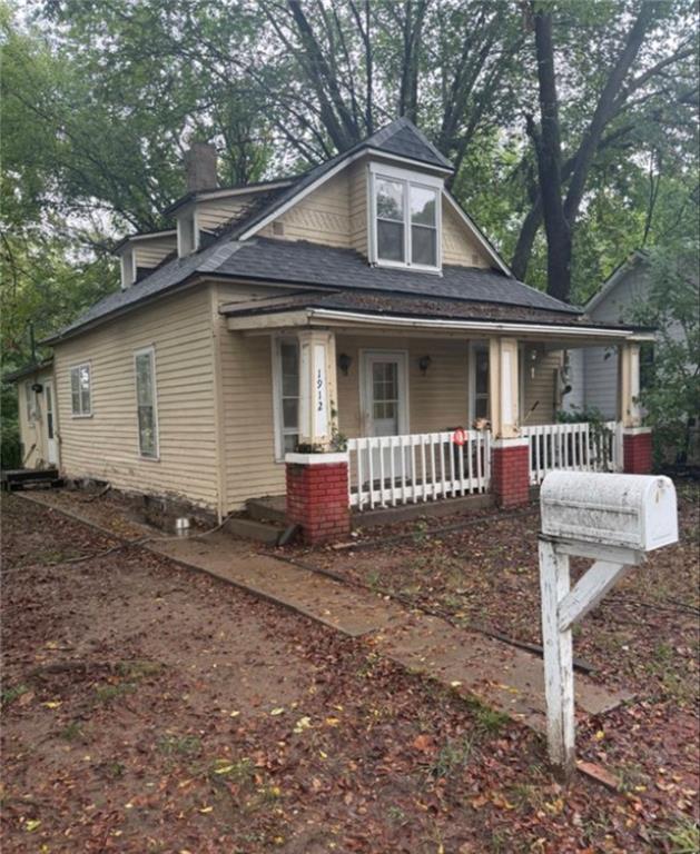 1912 Montezuma Street - Photo 1