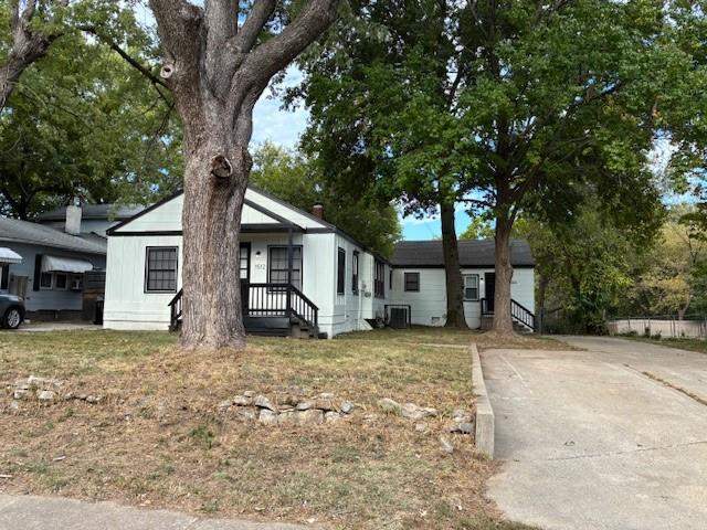 1512 W College Street - Photo 1