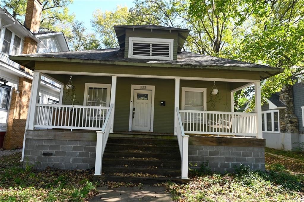 223 N Sergeant Avenue - Photo 1