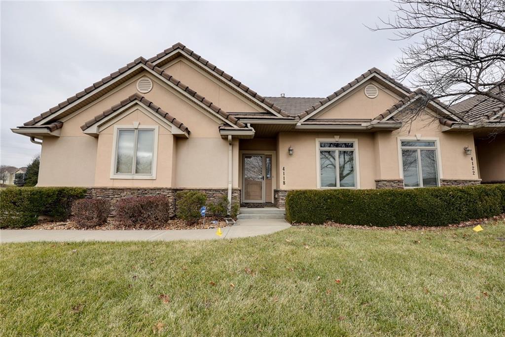 4118 NE Chapel Manor Court - Photo 1