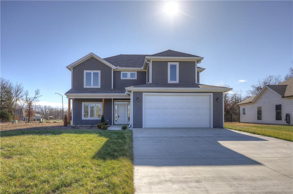 1816 Silverback Way