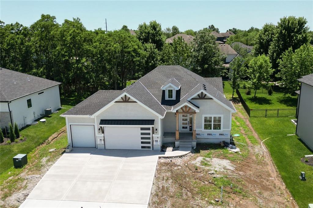 2616 NE Woodland Oak Drive - Photo 1