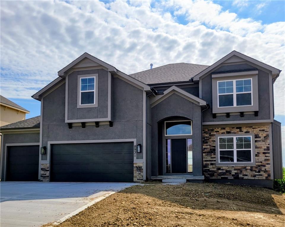 8931 N Poplar Avenue - Photo 1