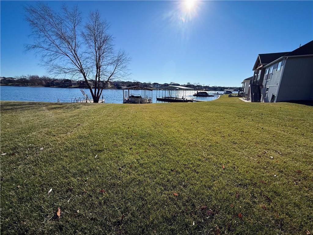 1427 Young Circle - Photo 1