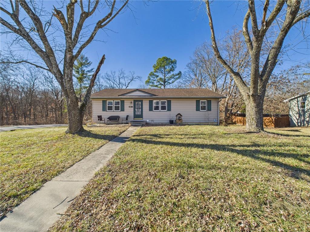 611 Short Street - Photo 1