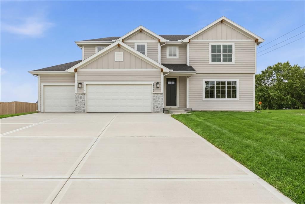 20702 Emerald Street - Photo 1