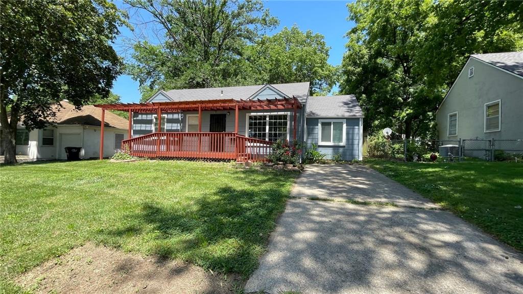 1408 W 28th Street S - Photo 1