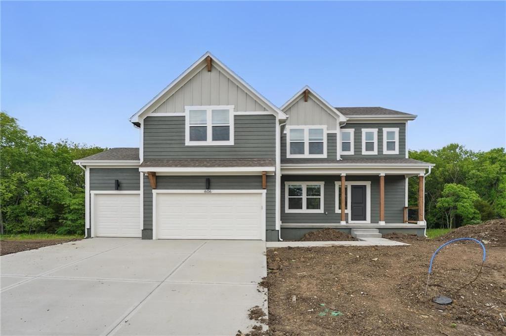 351 SW Chavis Drive - Photo 1