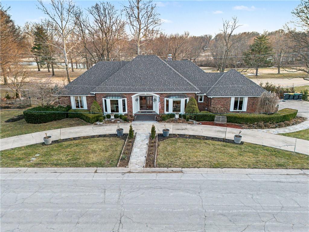 204 NW Golfview Drive - Photo 1