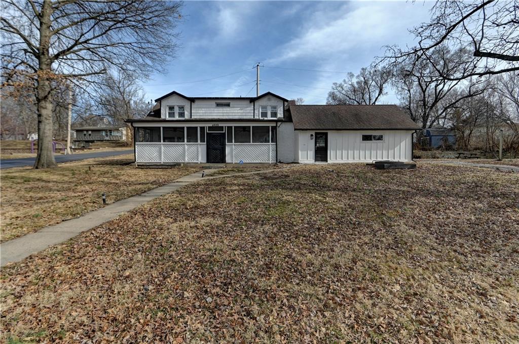 4859 NW Waukomis Drive - Photo 1