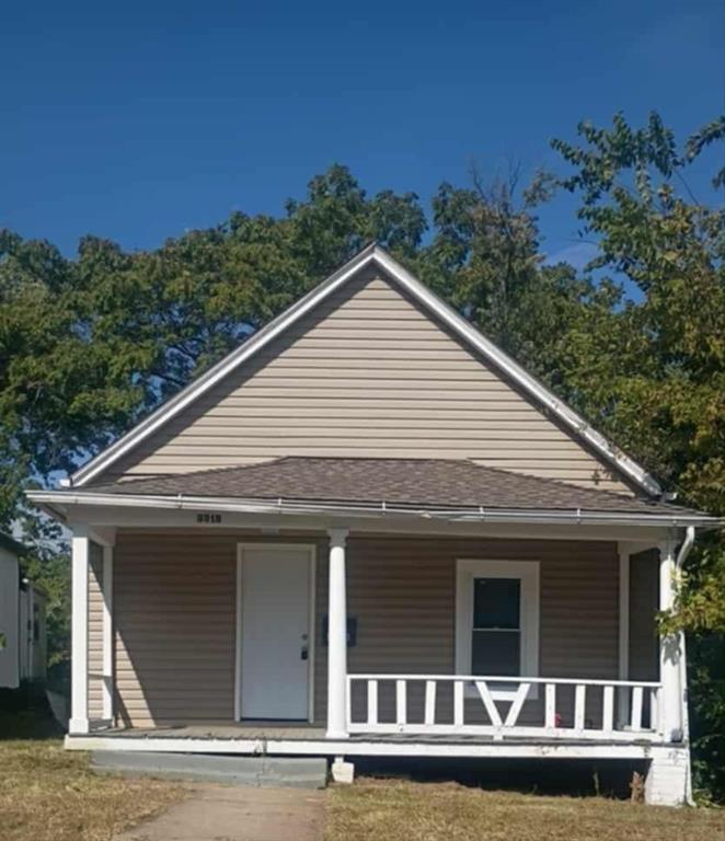 3318 E 24th Street - Photo 1