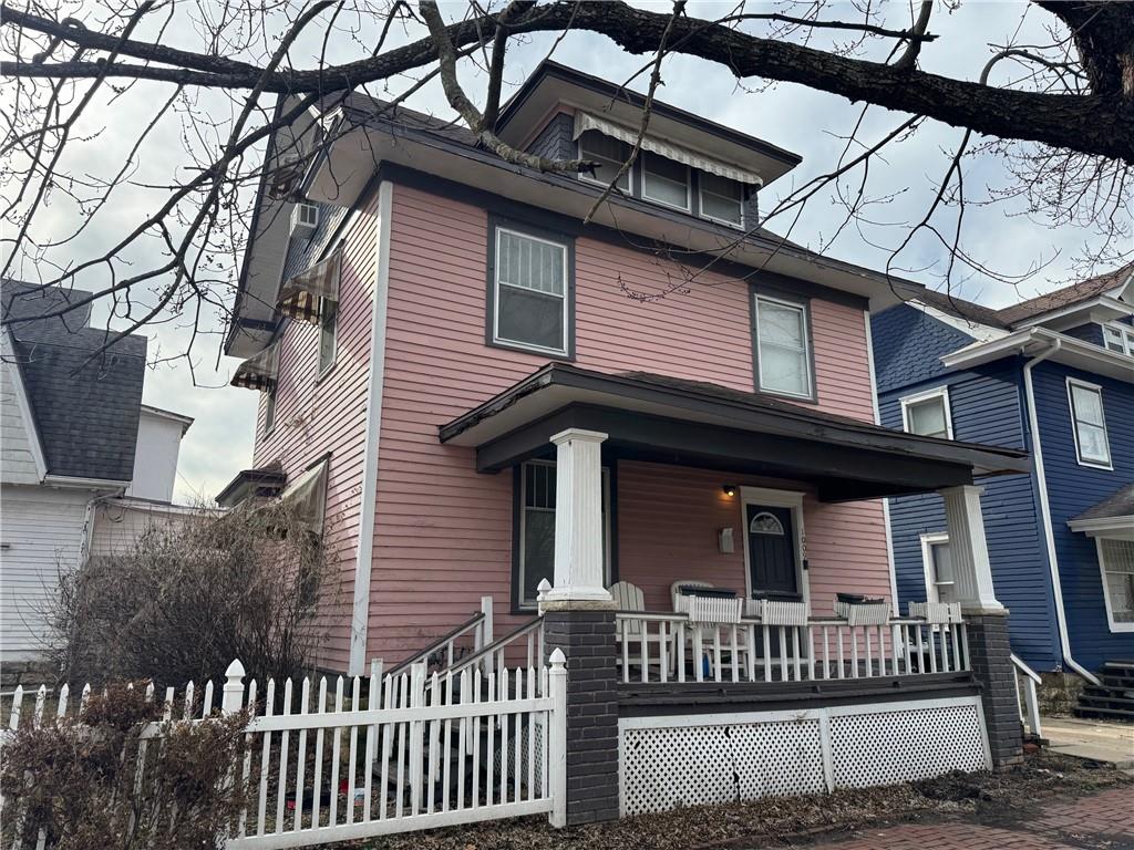 1009 SW Huntoon Street - Photo 1