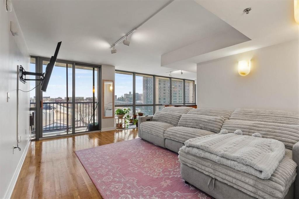 600 Admiral Boulevard #904 - Photo 1