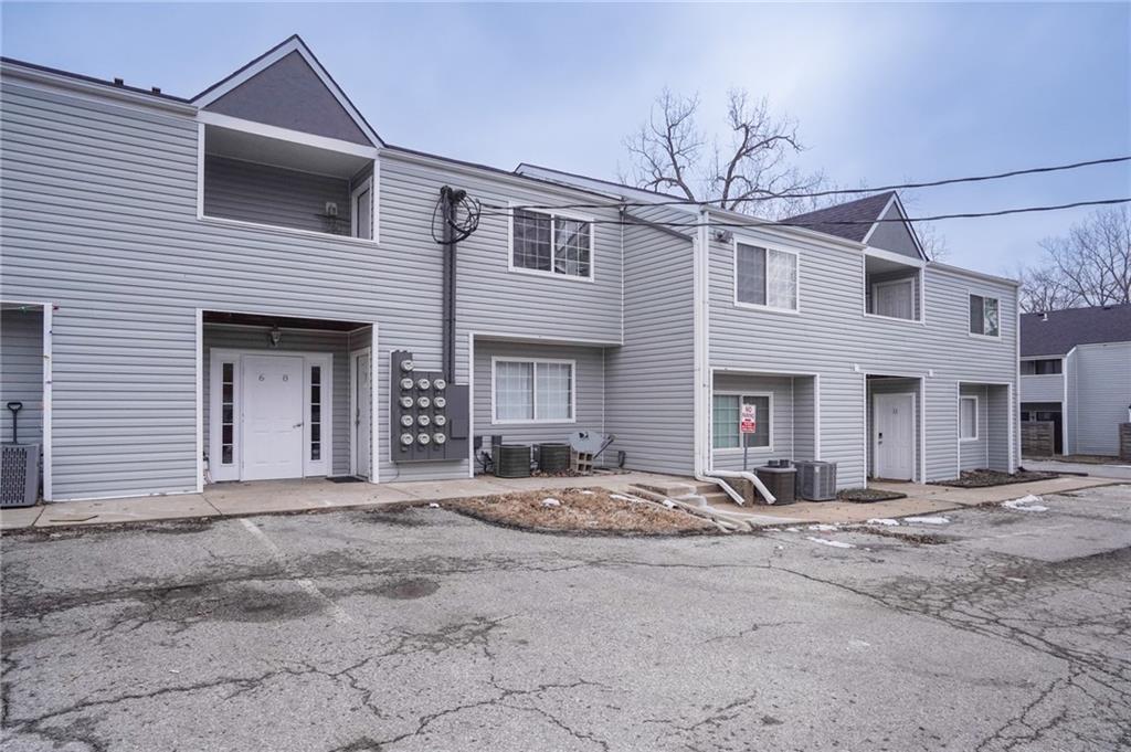 1505 W 25th Court