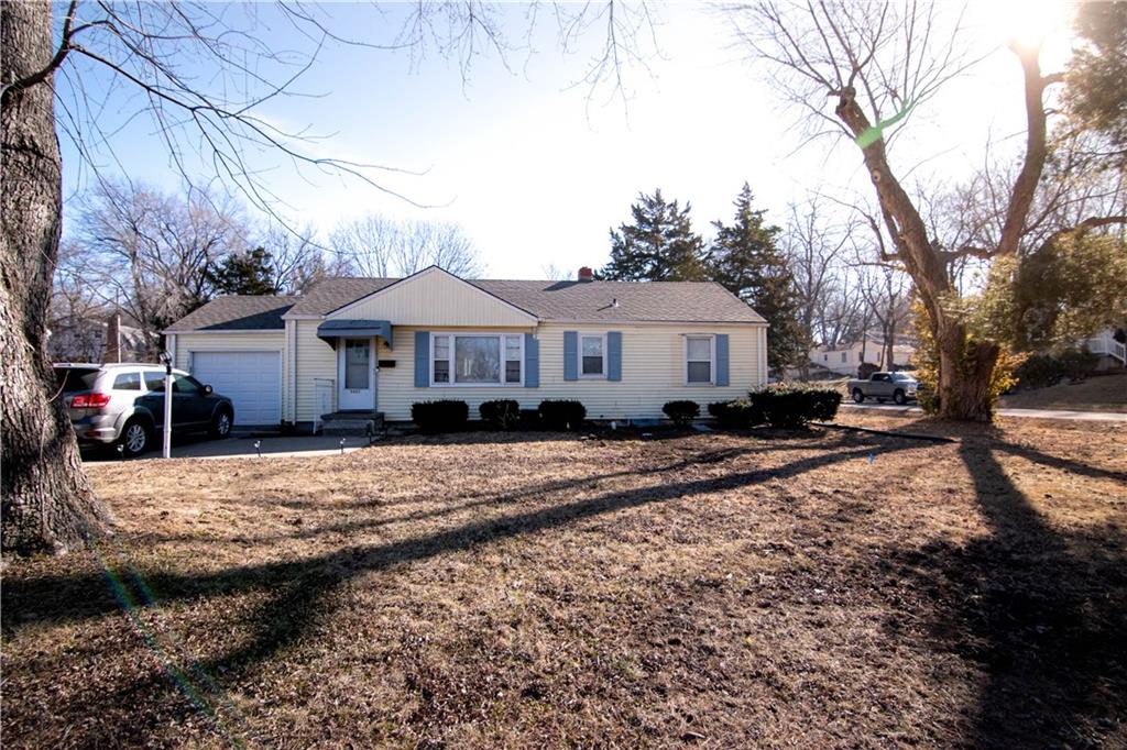 5433 Willow Avenue - Photo 1