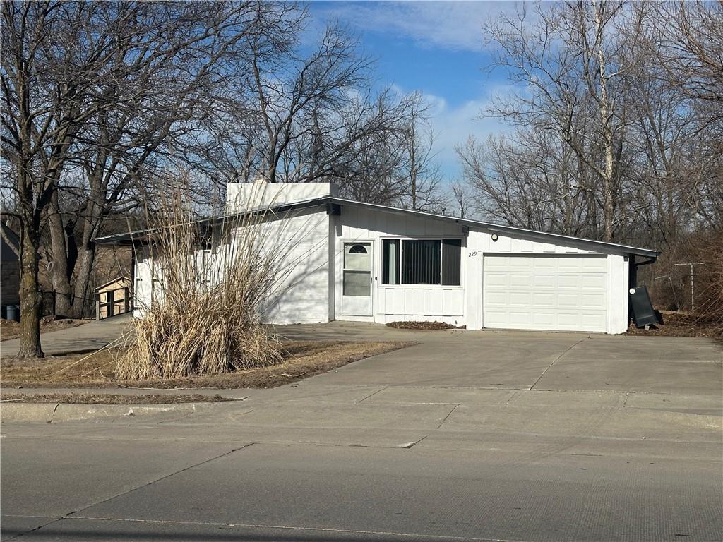 229 W 16th Street - Photo 1