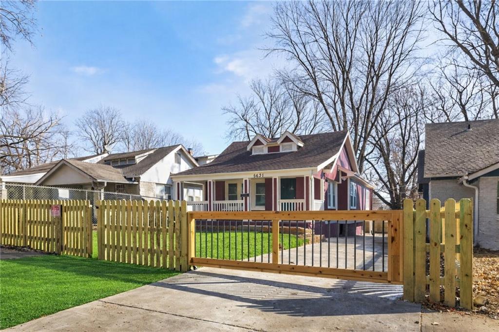 5631 Euclid Avenue - Photo 1