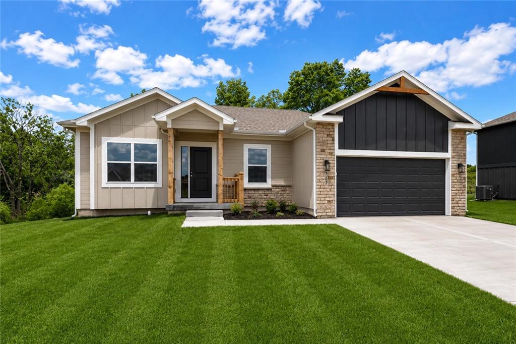 615 Fall Creek Drive - Photo 1