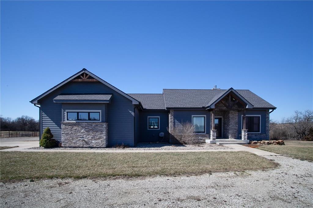 537 E 550 Road - Photo 1