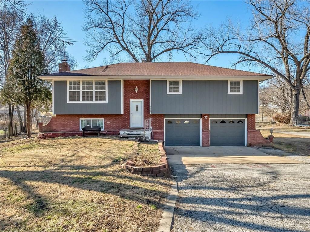 702 Lakewood Road - Photo 1
