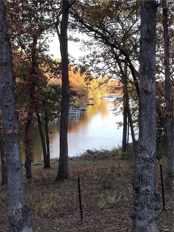 89 NW Lakeside Drive