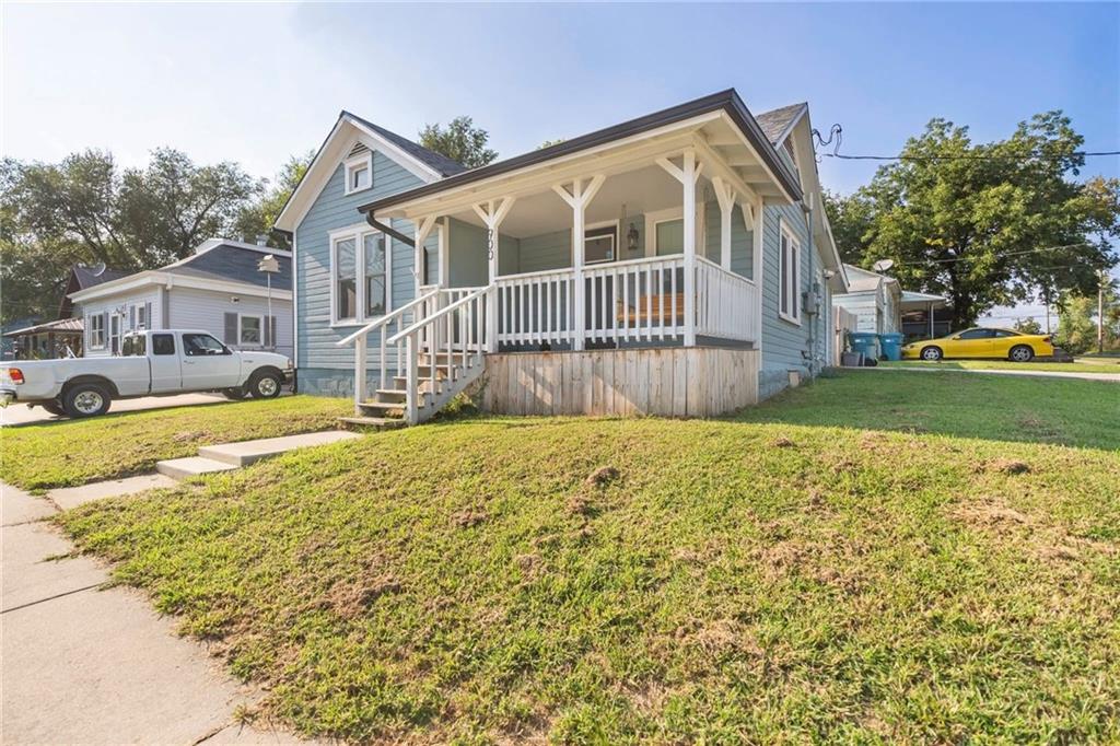 900 Walnut Avenue