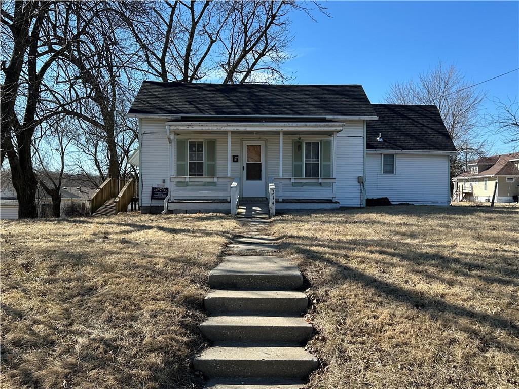 314 S Davis Street - Photo 1