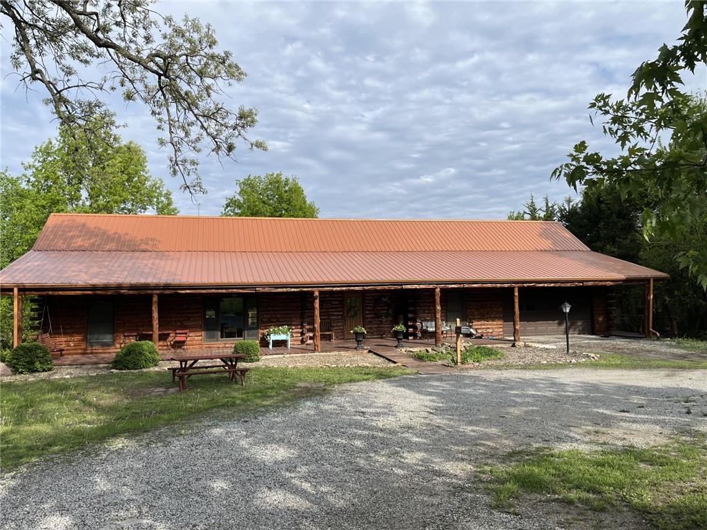 220 N Elm Street - Photo 1