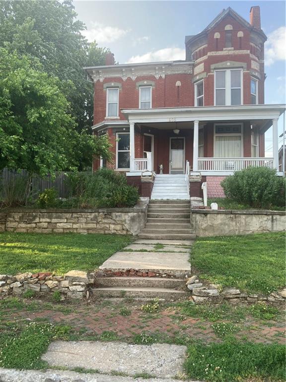 605 Atchison Street - Photo 1