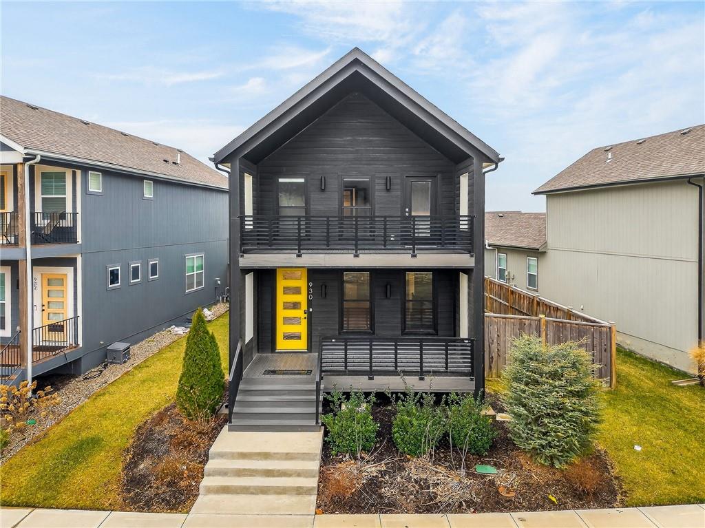 930 S Harmony Avenue - Photo 1