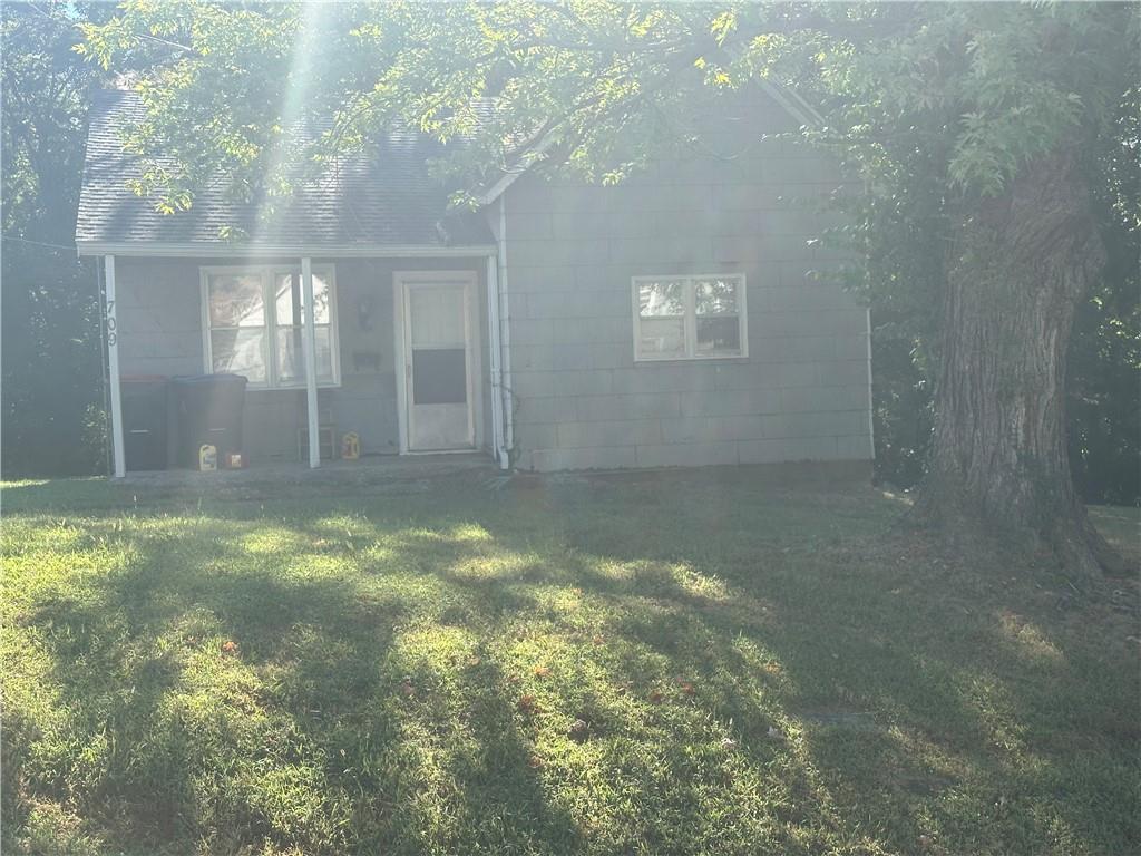 709 N Washington Street - Photo 1