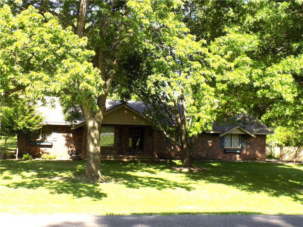 1200 S Lincoln Street - Photo 1