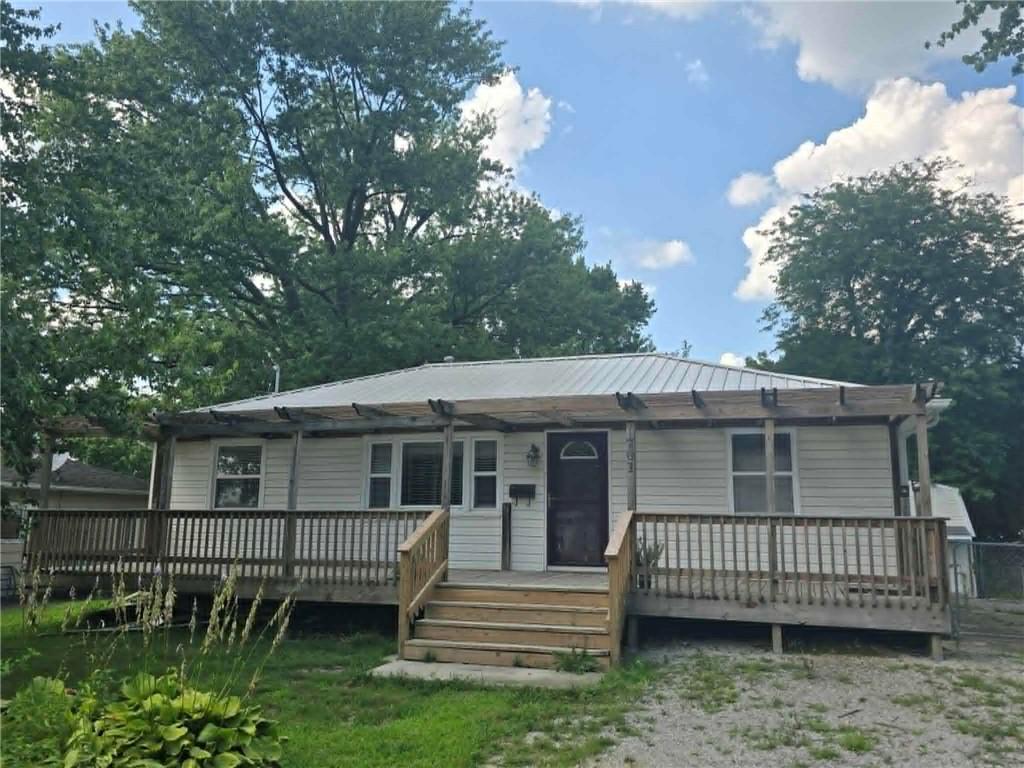 701 W Ohio Street - Photo 1
