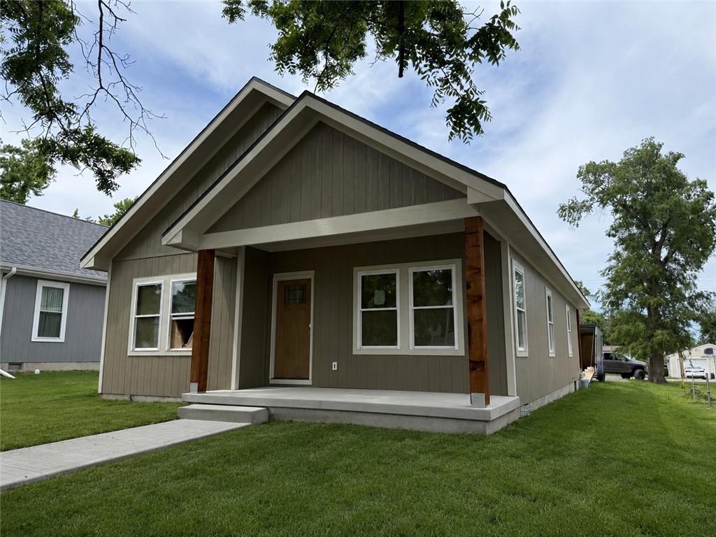 314 W 4th Street - Photo 1