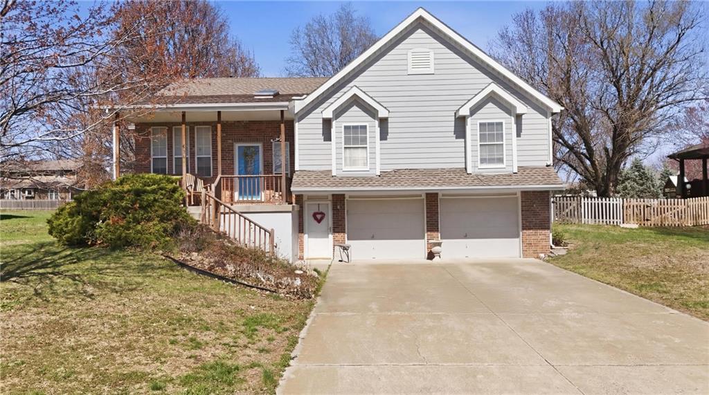 220 SW Seaside Sparrow Street - Photo 1