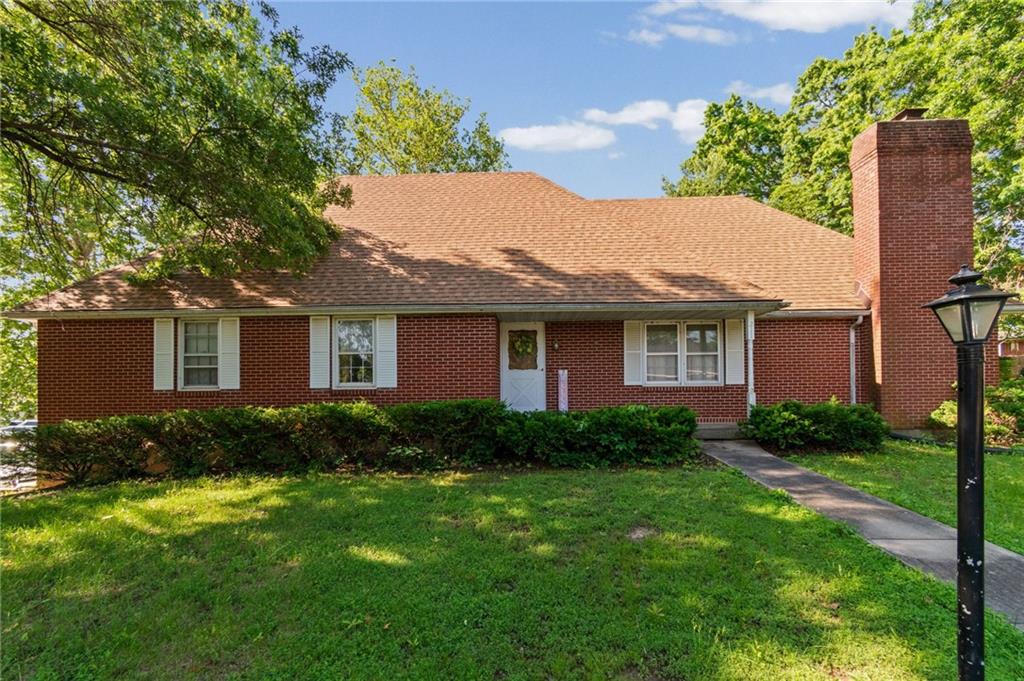 211 Rothrock Avenue - Photo 1