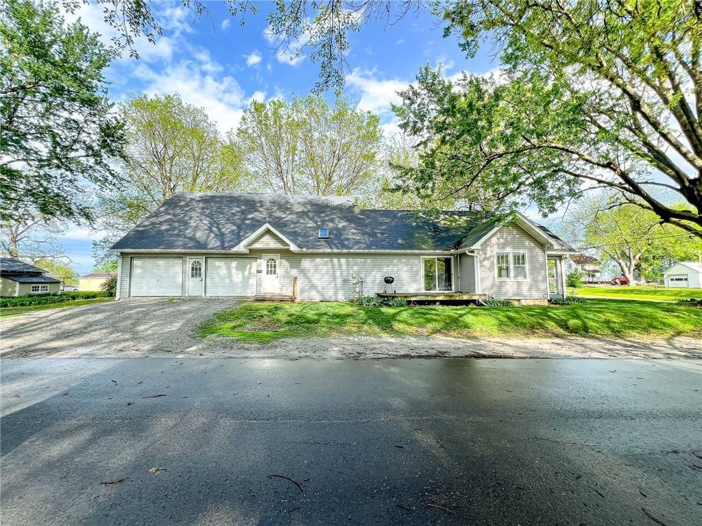 419 W 12th Street - Photo 1