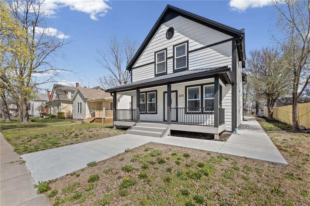 825 Main Street - Photo 1