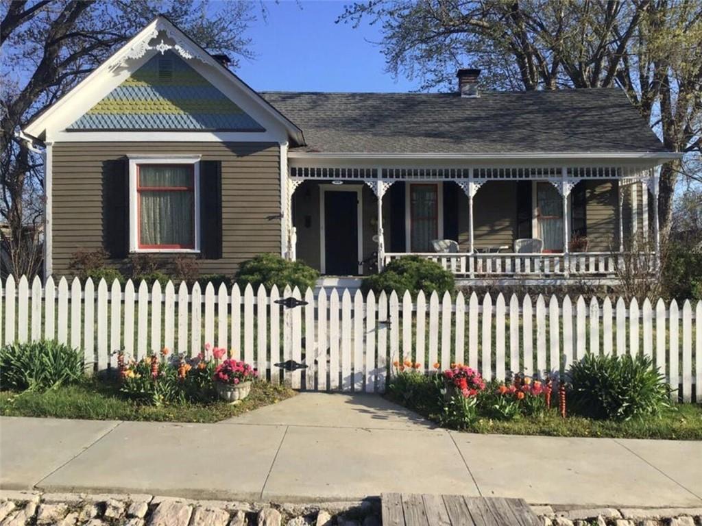 418 Main Street - Photo 1
