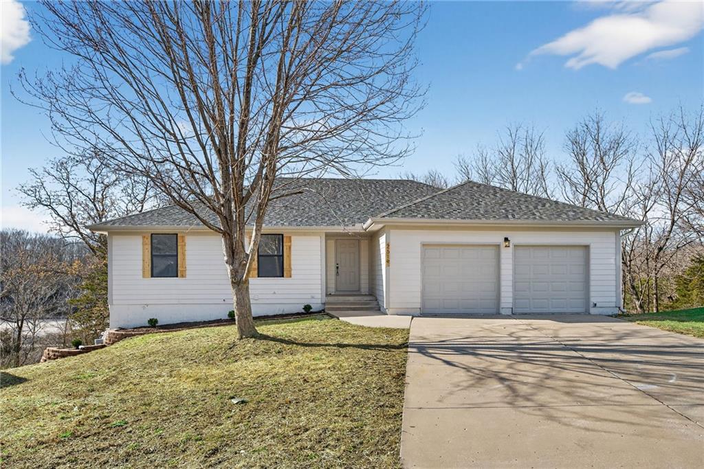 2619 SW Morningside Drive - Photo 1