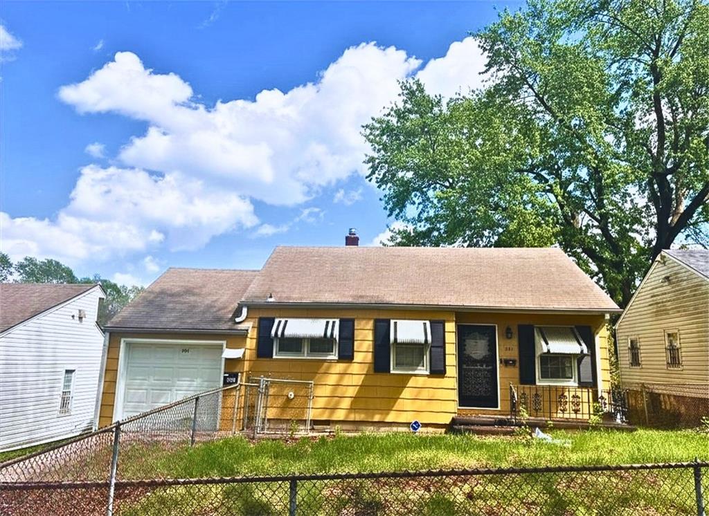 341 N Quincy Avenue - Photo 1
