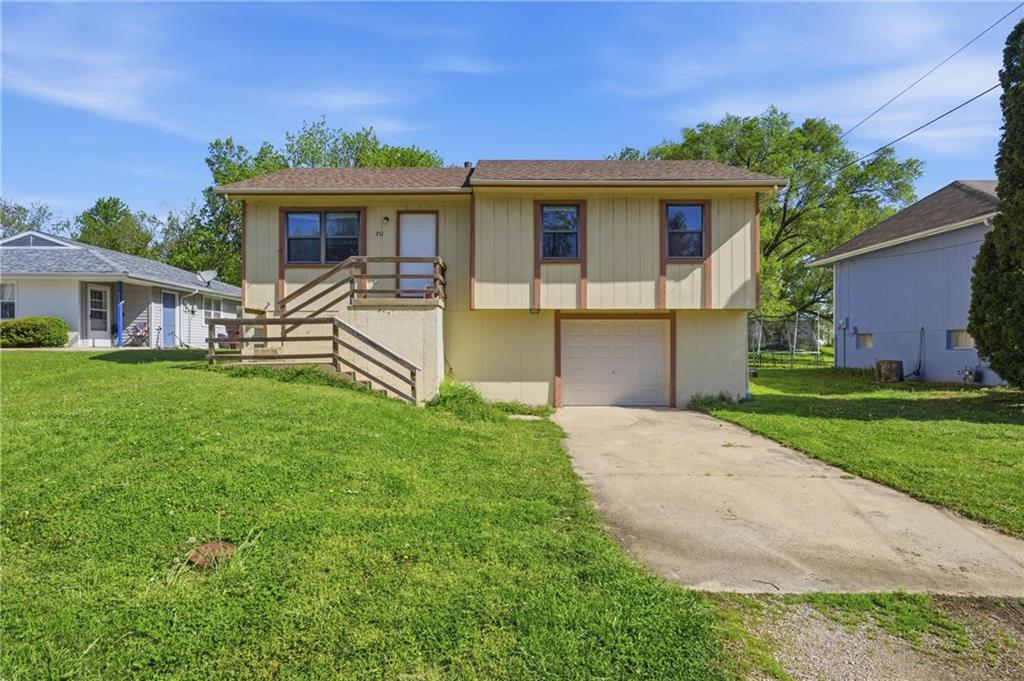 711 Park Street - Photo 1