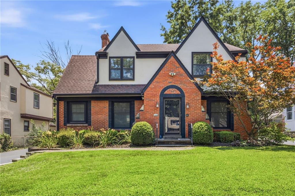 1207 W Gregory Boulevard - Photo 1
