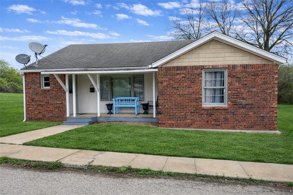 209 S Locust Street - Photo 1
