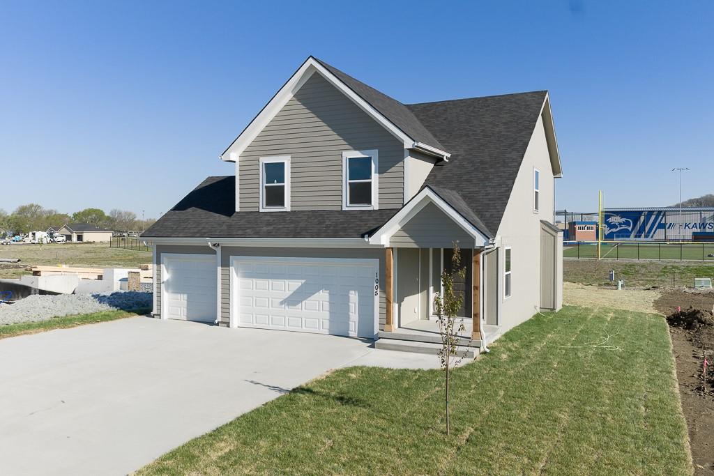 1013 2nd Street - Photo 1