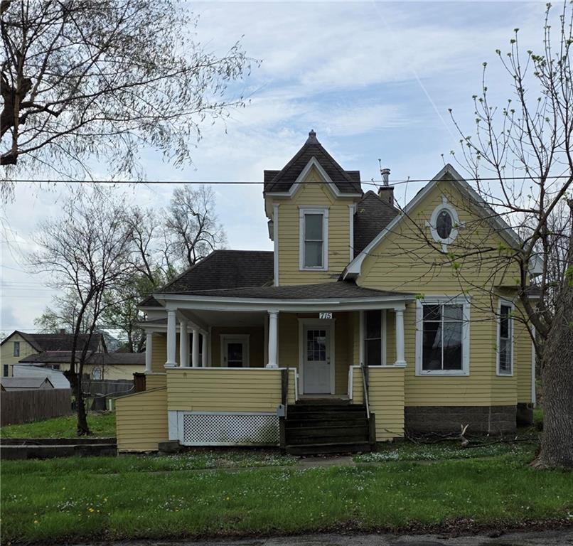 715 W 4th Street - Photo 1